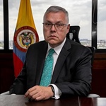 “Me siento profundamente comprometido con el pueblo de Colombia y con nuestra sociedad”: Ministro Néstor Osuna
